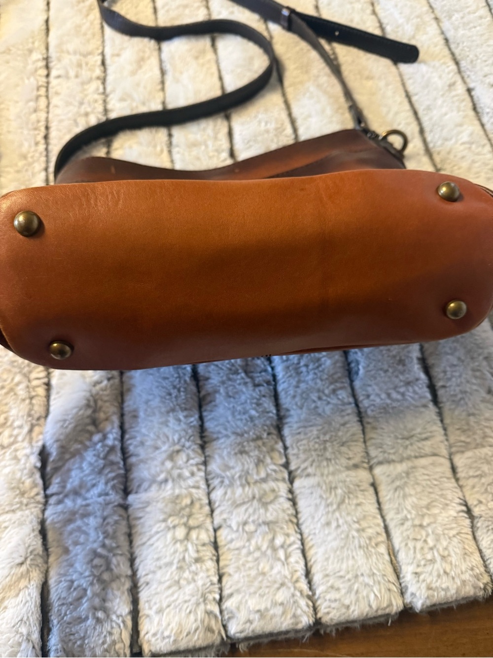 Patricia Nash Two-Tone Brown Leather Crossbody Shoulder Bag - Picture 6 of 8